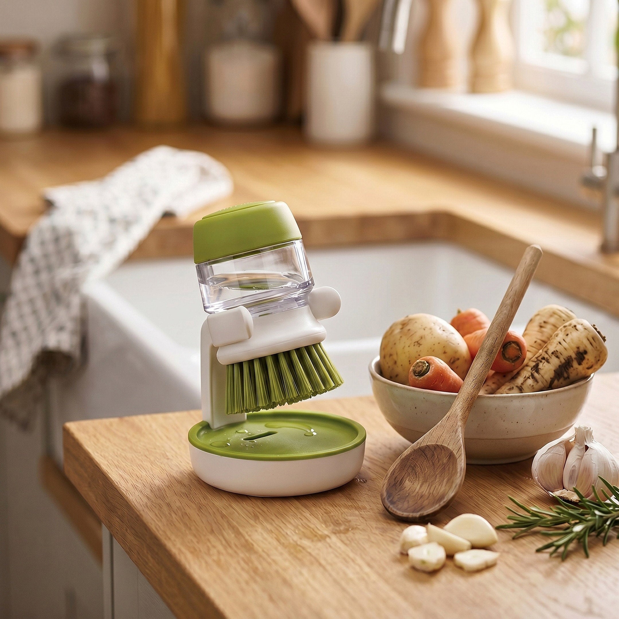 🧼 EASY SCRUB 360™ – Spazzola Anti-Spreco con Dispenser Integrato